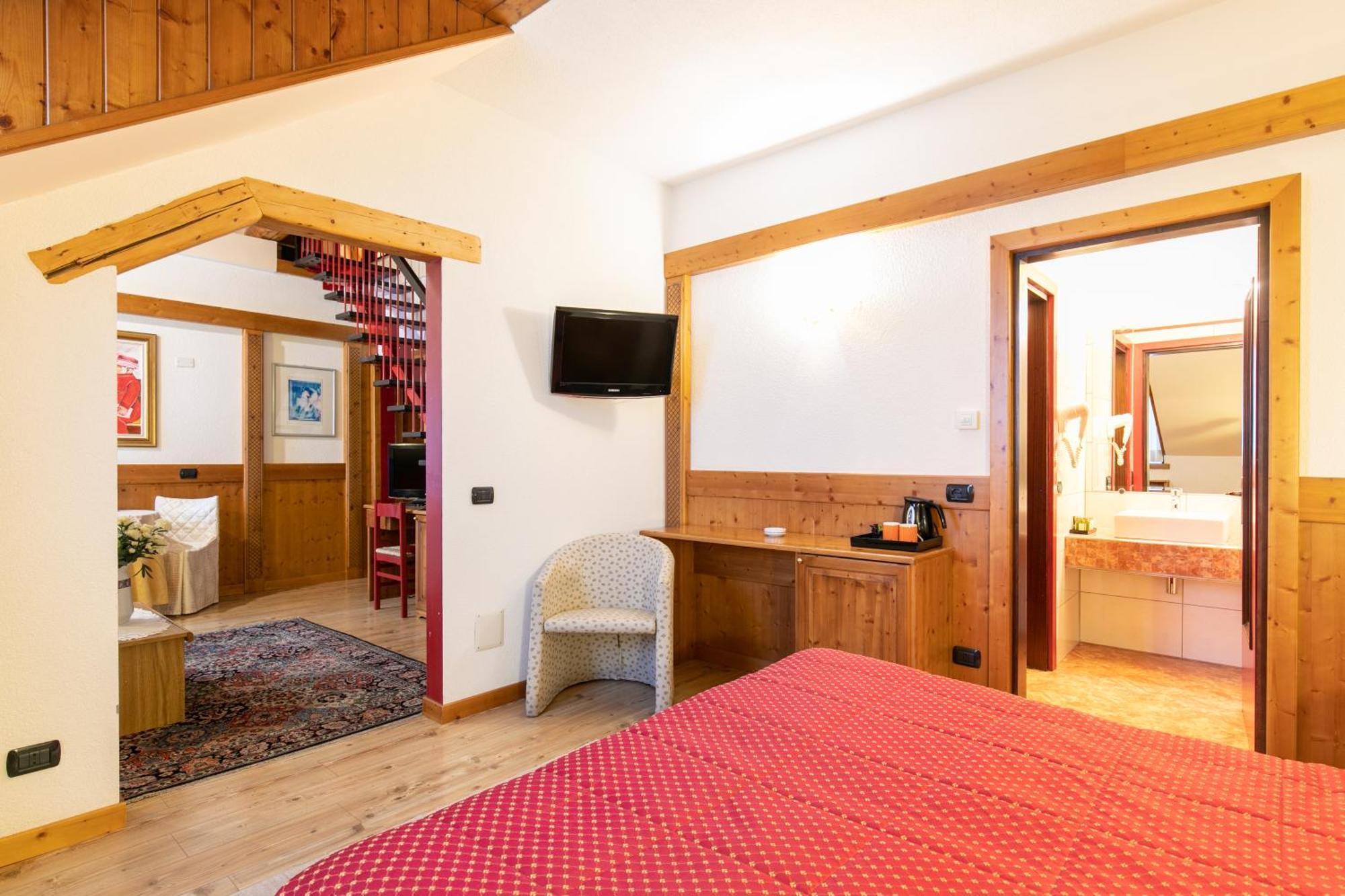 G. Hotel Des Alpes San Martino Di Castrozza Kültér fotó